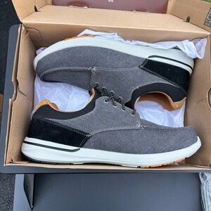 Sketchers men’s sneakers